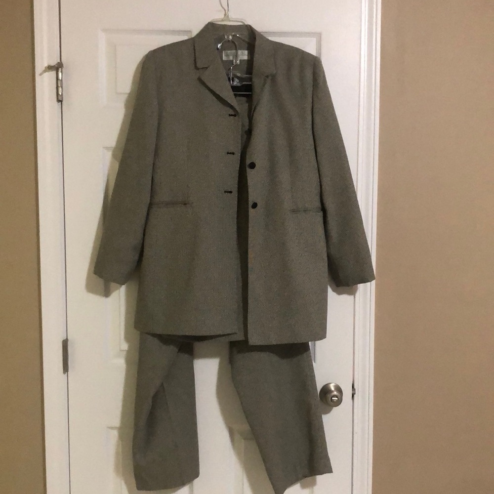 3 piece women’s suit